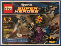 Catwoman Catcycle City Chase Action Figure