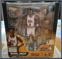 Michael Jordan (1992 Team USA) from Mafex - NBA manufactured by Medicom [Front]