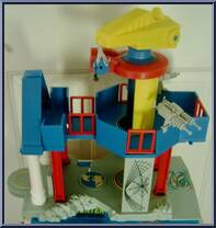 Training Center from Marvel - Super Heroes - Accessories manufactured by Toy Biz [Loose]