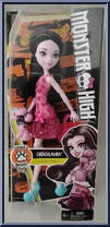 Draculaura (Puppy) from Monster High - Ghoul's Beast Pet manufactured by Mattel [Front]