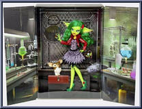 Greta Gremlin (Gremlins 2) from Monster High - Skullector manufactured by Mattel [Front]