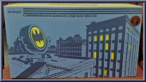Commissioner James Gordon and Bat Signal (Deluxe) from One:12 Collective - DC manufactured by Mezco [Front]