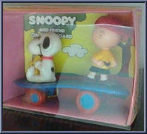 Charlie Brown with Snoopy and Woodstock from Peanuts - Snoopy and Friend on Skateboard manufactured by Aviva [Front]