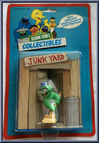 Junk Yard from Sesame Street - Playhouses manufactured by Tara Toy [Front]