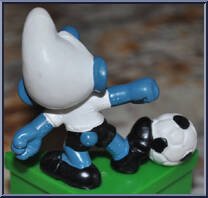 Soccer Smurf (White Shirt / Black Shorts) from Smurfs - Soccer manufactured by Peyo [Loose]