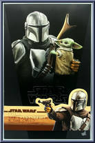 Mandalorian and The Child from Star Wars - Mandalorian manufactured by Hot Toys [Front]