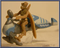 Flitnot Speeder with Geonosian Warrior (Scout Class) Action Figure