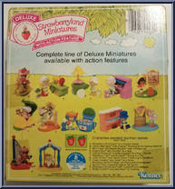 Crepe Suzette (and Eclair at Stove) from Strawberryland Miniatures - Deluxe manufactured by Kenner [Back]