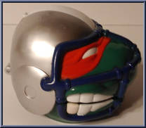 Turtle-Top - Michaelangelo's Football Playset (with Cards) from Teenage Mutant Ninja Turtles - Mini Mutants manufactured by Playmates [Loose]
