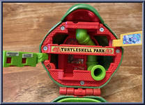Turtle-Top - Raphael's Baseball Playset (with Cards) from Teenage Mutant Ninja Turtles - Mini Mutants manufactured by Playmates [Loose]