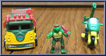 Turtle Transports - The Totally Tiny Turtle Combo (with Card) from Teenage Mutant Ninja Turtles - Mini Mutants manufactured by Playmates [Loose]