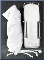 Dana Scully (Suit & Corpse) from X-Files - Fight the Future - Series 1 manufactured by McFarlane [Gurney]